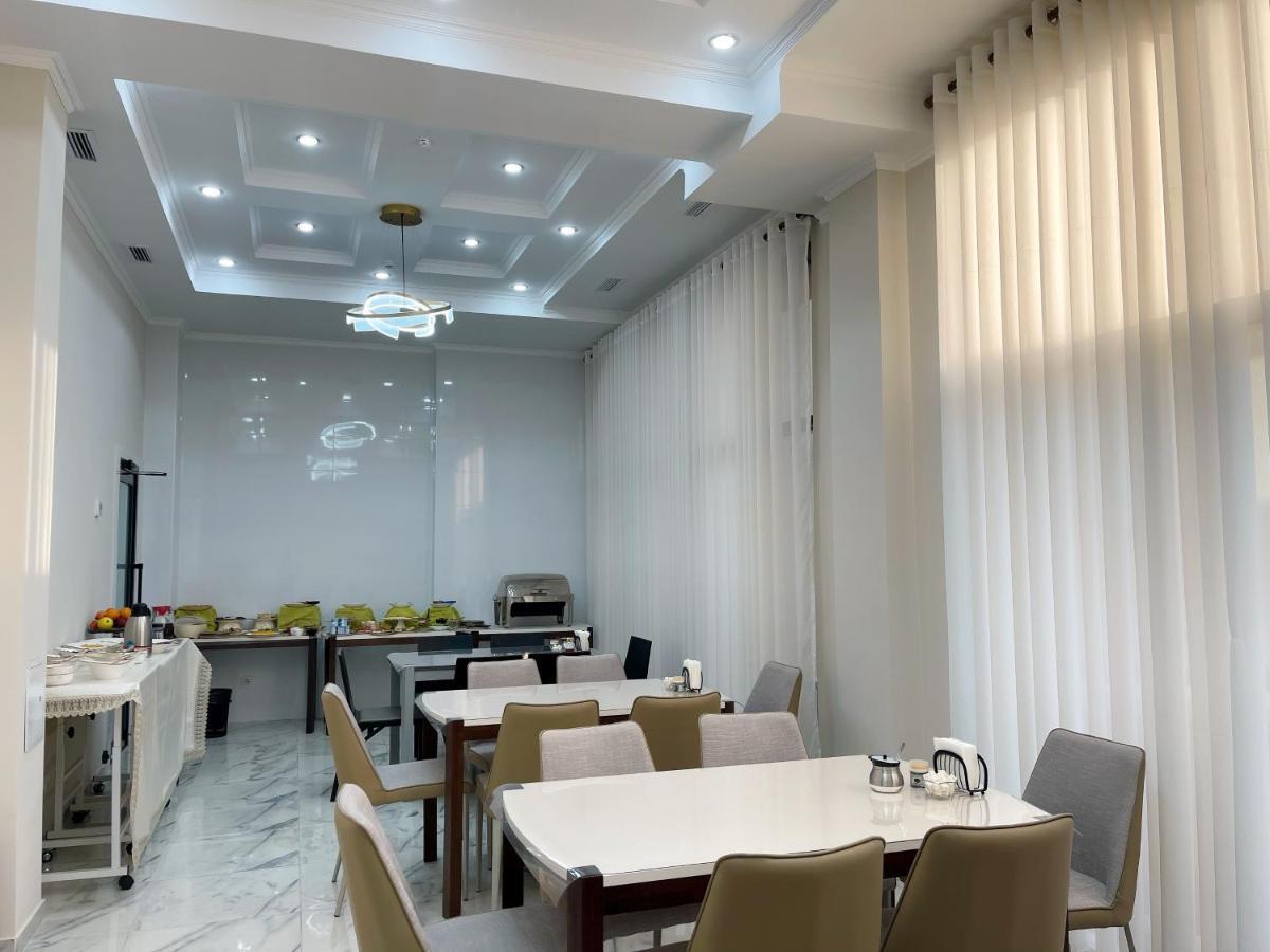 Hotel Nova บิชเคก ภายนอก รูปภาพ